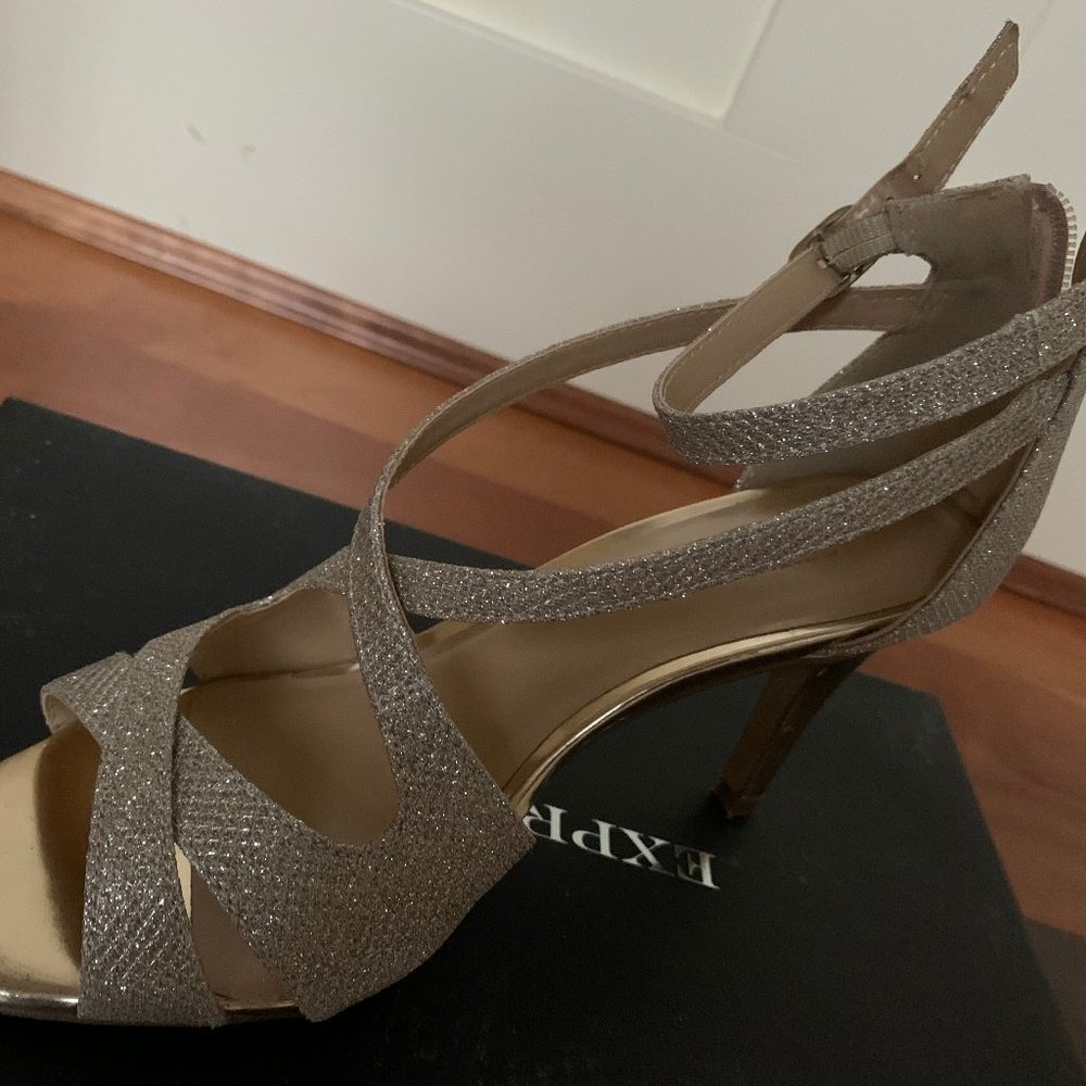 Gold Heels - Picture 2 of 2